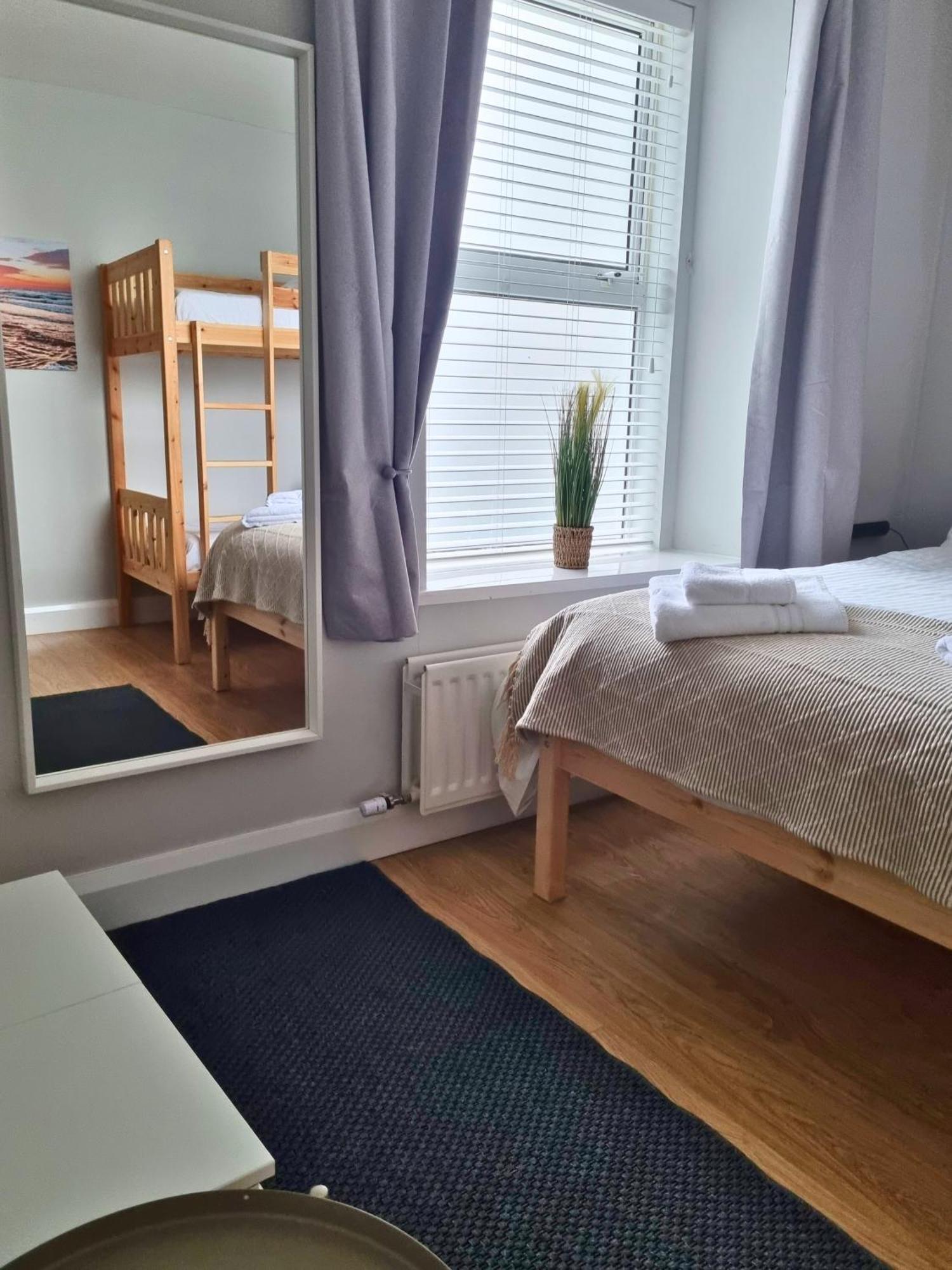 1 Princess Yellow - By The Sea Apartment *